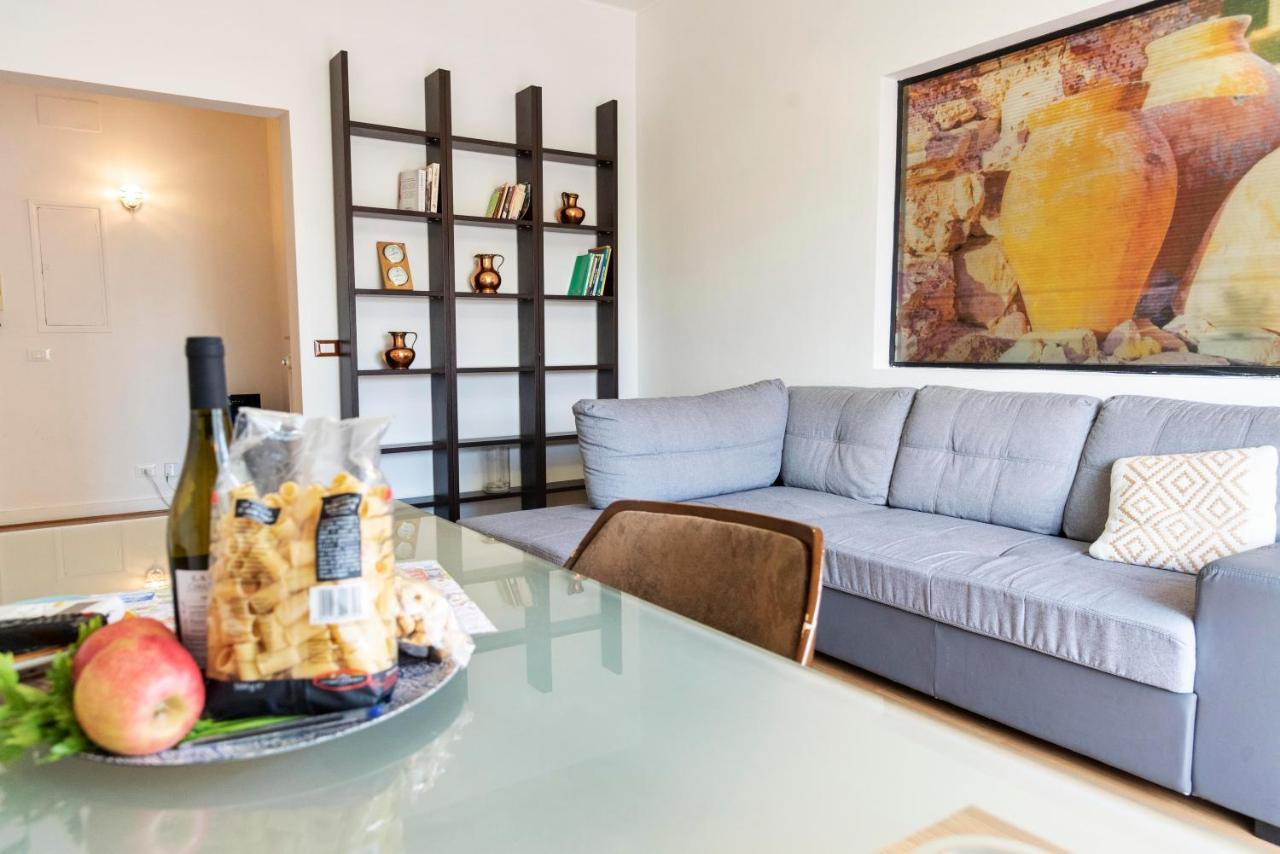 Merulana Suite S.Peter Rom Exteriör bild